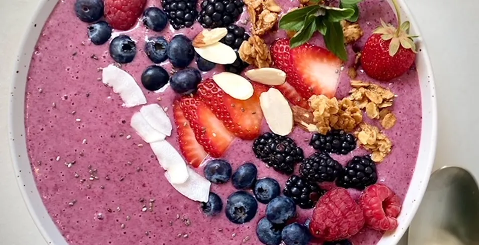 Acai mixed berry smoothie antioxidant